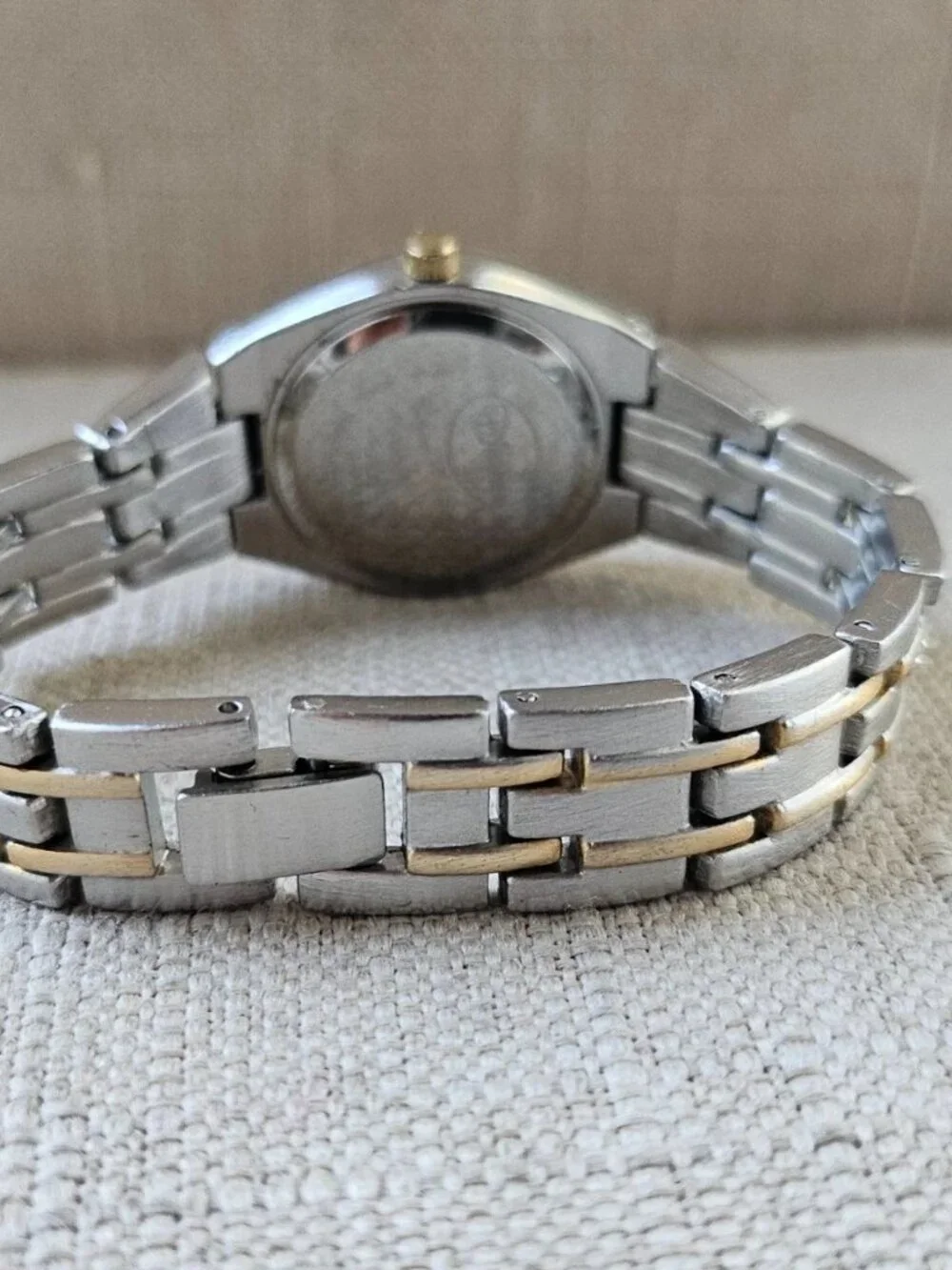 Disney Minnie Mouse Wristwatch Silver/Gold Tone Quartz Analog Wrist Watch